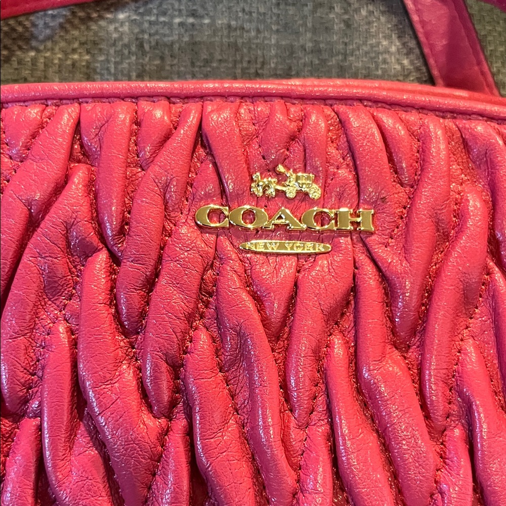 Coach Kelsy Pink Quilted Shoulder Bag in Twist Leather NWT - Picture 5 of 12